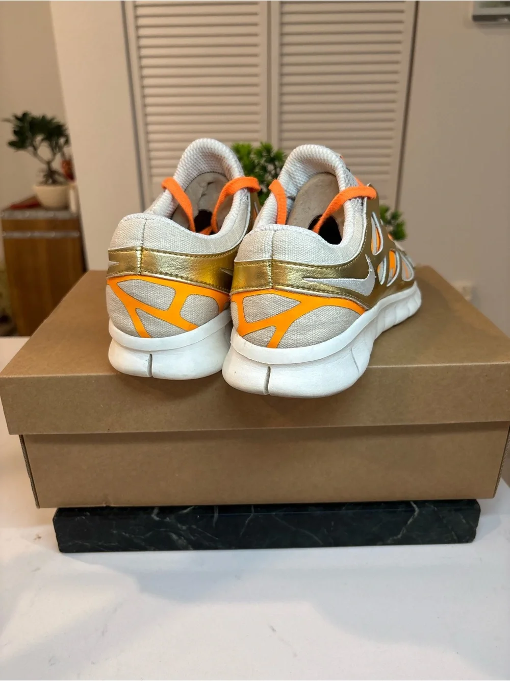 Nike Free Run 2 Gold Chrome Rare Running Shoes , Women’s size 8.5